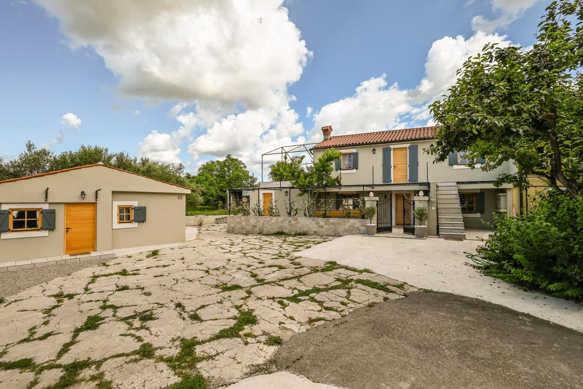 Medanni - Boutique House In Nature With Pool Izola Εξωτερικό φωτογραφία